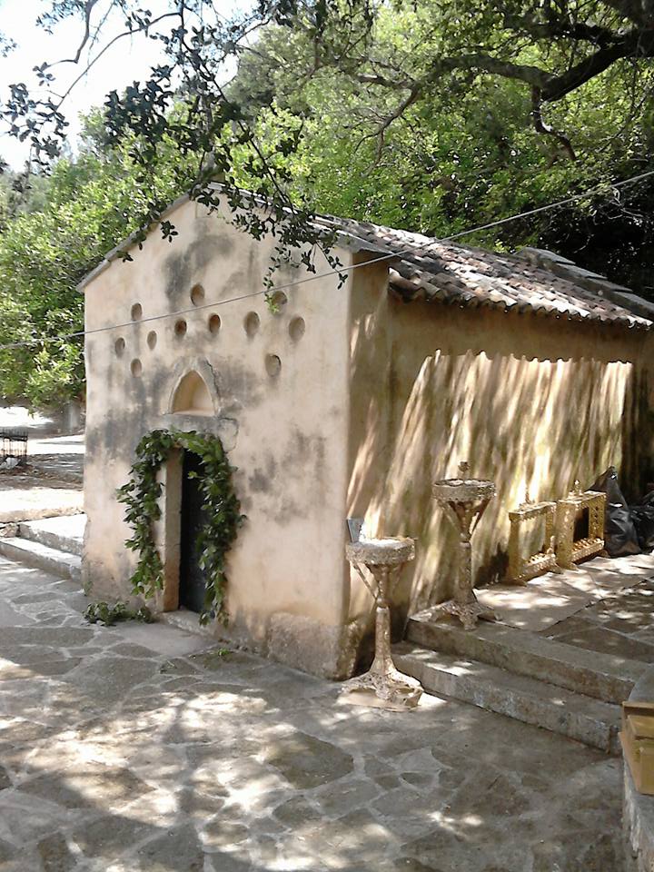 Church of the Koimesis, Alikampos